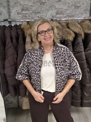 Bomber puffer leopard driekwart mouw